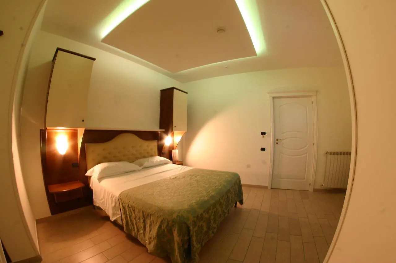 Hotel Chic SantʼAntimo 3*,  Italia